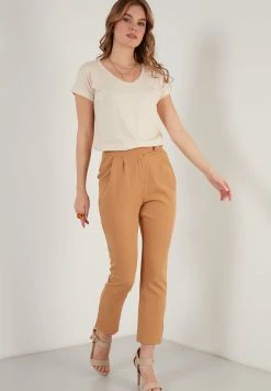 LELA Camiseta Básica - Stone Colored , Mujer 5 LELA Camiseta Básica - Stone Colored , Mujer -LELA Tienda 040566c7efbc4d569620e85e31da358c