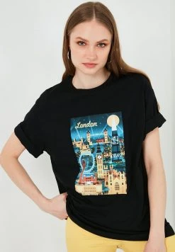 LELA Camiseta Estampada - Black, Mujer