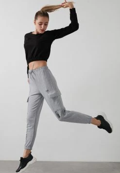 LELA Pantalones Deportivos - Grey , Mujer -LELA Tienda 0e9cded22c8844eda8f712ed5a12b014