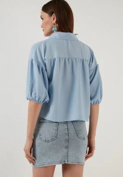 LELA LOOSE FIT - Camisa - Light Blue , Mujer -LELA Tienda 126cadf0e6a94b99b8435cb31b475eac