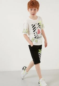 LELA REGULAR FIT T-SHIRT AND SHORTS - Shorts - White , Niños -LELA Tienda 21908acfcd4f4dfe9d285bbe715f1509
