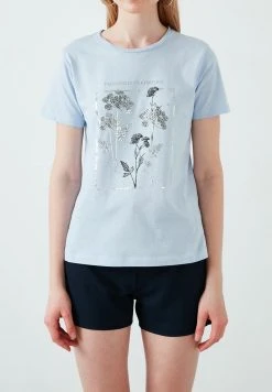 LELA Camiseta Estampada - Baby Blue , Mujer -LELA Tienda 235761296eed436ca850ea34dd0cfc73