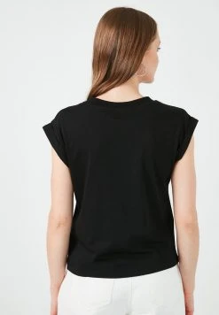 LELA Camiseta Básica - Black, Mujer -LELA Tienda 237e76d1dac5486b872d28cb06f345f6