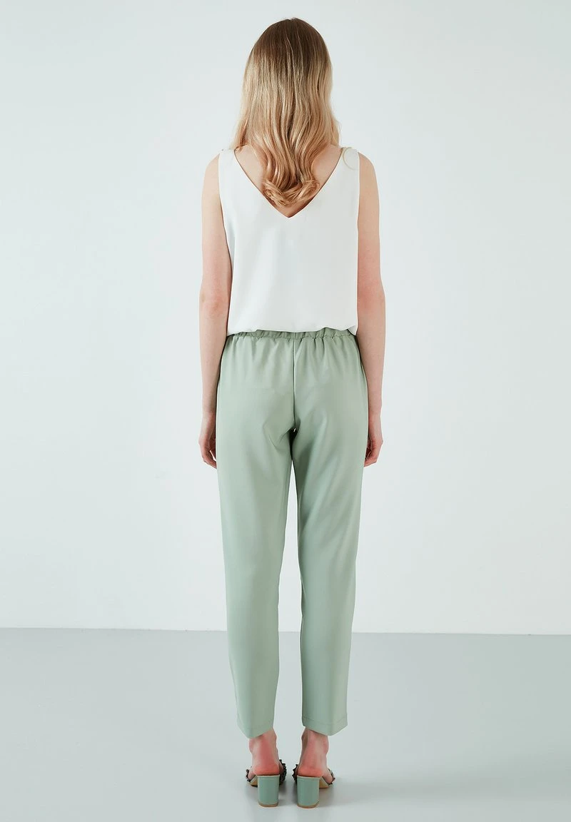 LELA HIGH WAISTED DRAWSTRING POCKET - Pantalones - Mint , Mujer 3 LELA HIGH WAISTED DRAWSTRING POCKET - Pantalones - Mint , Mujer - Imagen 3