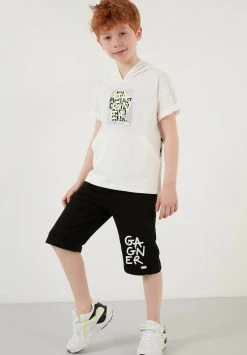 LELA REGULAR FIT T-SHIRT AND SHORTS - Shorts - White , Niños -LELA Tienda 2d409db40ac04c48b9471480018c44d1