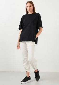 LELA Camiseta Básica - Black , Mujer