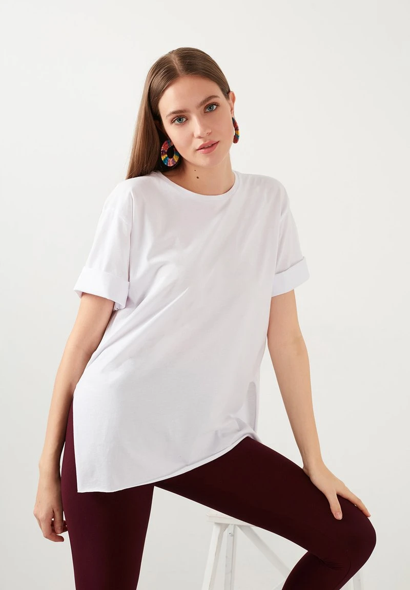 LELA Camiseta Básica - White , Mujer 4 LELA Camiseta Básica - White , Mujer - Imagen 4