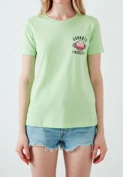 LELA REGULAR FIT - Camiseta Estampada - Green, Mujer -LELA Tienda 3866d28c84264f588f8bf3178c73fd90
