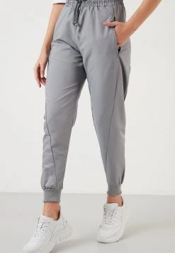 LELA Pantalones Deportivos - Grey , Mujer -LELA Tienda 38ca5db5fef14de690b59d10f2d2af77