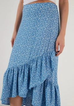 LELA REGULAR FIT - Falda Acampanada - Baby Blue, Mujer -LELA Tienda 3a2336fcb57e415da46b4bea0bd9c448