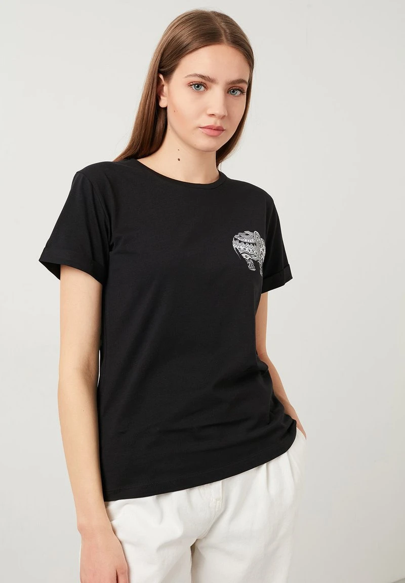 LELA Camiseta Estampada - Black , Mujer 1 LELA Camiseta Estampada - Black , Mujer