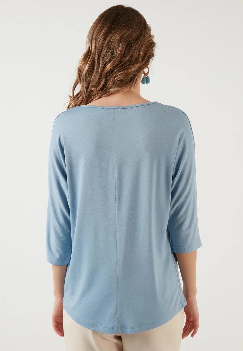 LELA Camiseta De Manga Larga - Baby Blue , Mujer 2 LELA Camiseta De Manga Larga - Baby Blue , Mujer - Imagen 2