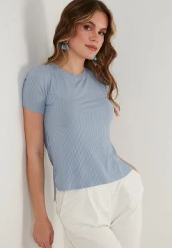 LELA Camiseta Estampada - Baby Blue , Mujer -LELA Tienda 406764718bcc4dc29f0db00eae80761f