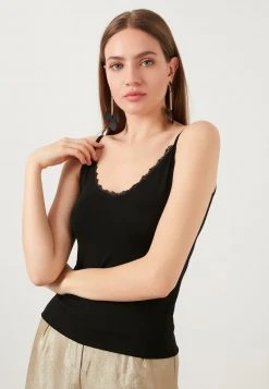 LELA Top - Black , Mujer 7 LELA Top - Black , Mujer -LELA Tienda 41c38d1bf4bc4dc29f3ee08408142a20