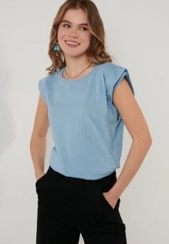 LELA Camiseta Básica - Baby Blue, Mujer