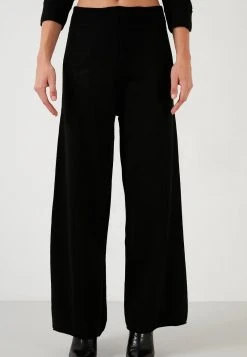 LELA SET - Jersey Con Capucha - Black, Mujer -LELA Tienda 44270dff145c44d3a13e5e53e9fc1cca