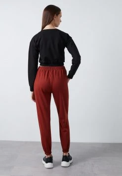 LELA Pantalones Deportivos - Brick Red , Mujer 6 LELA Pantalones Deportivos - Brick Red , Mujer -LELA Tienda 490a42cb7a1e4255a33f4f80296b89ab