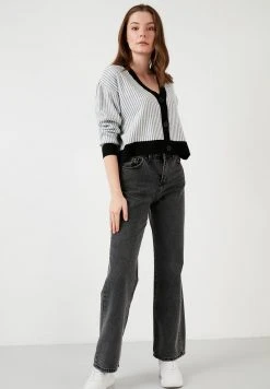 LELA Chaqueta De Punto - Black , Mujer 7 LELA Chaqueta De Punto - Black , Mujer -LELA Tienda 4958142f0a694f3e9cf353950bd56d6d