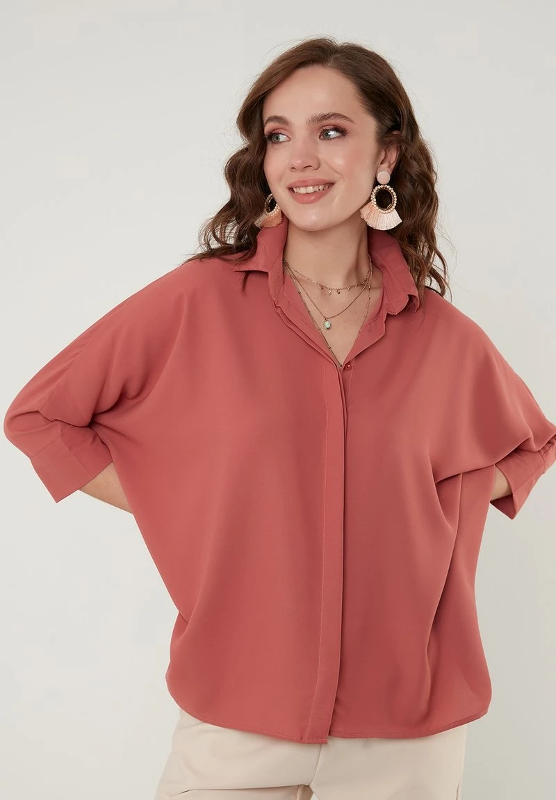 LELA Camisa - Dusty Rose Color , Mujer 1 LELA Camisa - Dusty Rose Color , Mujer