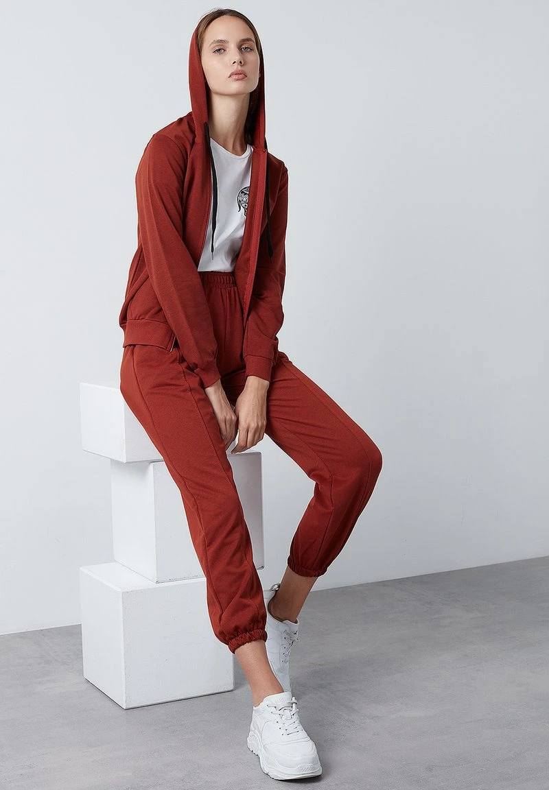 LELA Sudadera - Brick Red, Mujer 4 LELA Sudadera - Brick Red, Mujer - Imagen 4