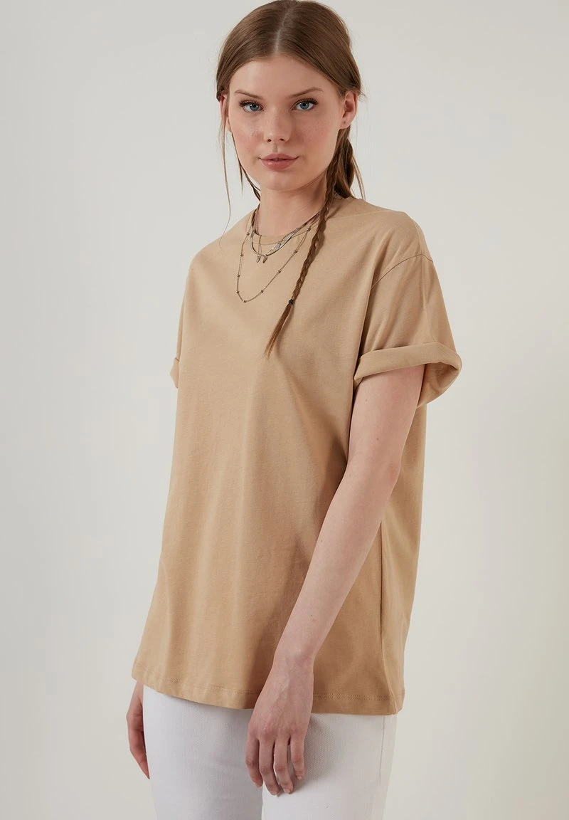 LELA Camiseta Estampada - Camel , Mujer 5 LELA Camiseta Estampada - Camel , Mujer - Imagen 5