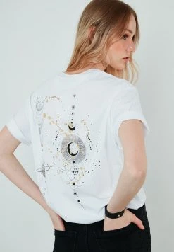 LELA Camiseta Estampada - White , Mujer 9 LELA Camiseta Estampada - White , Mujer -LELA Tienda 5d9f4afcbd5e436aaa015bc68dcae3f2