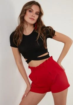 LELA SLIM FIT - Camiseta Estampada - Black , Mujer -LELA Tienda 63770ac3f48a4dbc861ce124e1bb926c