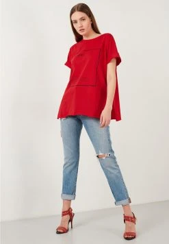 LELA OVERSIZED - Camiseta Estampada - Red, Mujer -LELA Tienda 643fb5b7909247588e85a1bfd403319d
