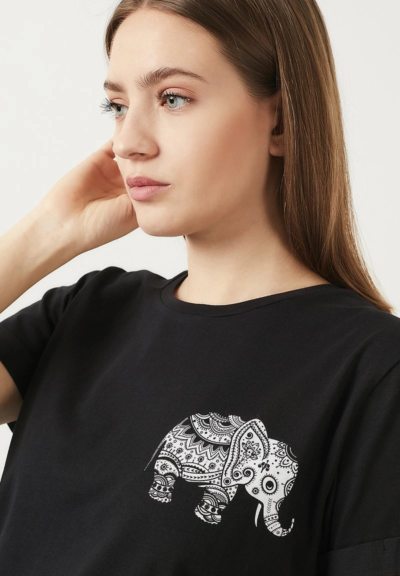 LELA Camiseta Estampada - Black , Mujer 4 LELA Camiseta Estampada - Black , Mujer - Imagen 4