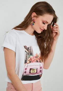 LELA Camiseta Estampada - White , Mujer -LELA Tienda 66ac19ca84a14d70a3bf622b4b0f4ceb