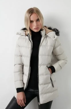 LELA Abrigo De Invierno - Cream Color , Mujer -LELA Tienda 68f9983665a040babba42d85dd596a1c