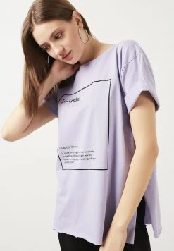 LELA OVERSIZED - Camiseta Estampada - Lilac , Mujer -LELA Tienda 6b9b8614245348d688b07d1eb45774d1