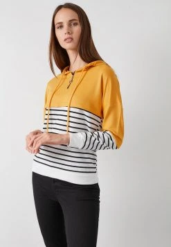 LELA Jersey Con Capucha - Mustard Color , Mujer -LELA Tienda 6eb4400f720246db8563b124519e3c95