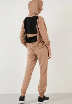 LELA - Chándal - Mink Color , Mujer -LELA Tienda 6f5a2ef29e994956b121cab5ac3de611