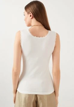 LELA SQUARE NECK LACE DETAILED ATHLETE - Top - Ecru , Mujer -LELA Tienda 74824a5384e3413a88979ecffd3fb4ea