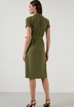 LELA REGULAR FIT DRESS 6235243 - Vestido Camisero - Khaki , Mujer -LELA Tienda 75464b5ef25a47c892ce7062355435c1