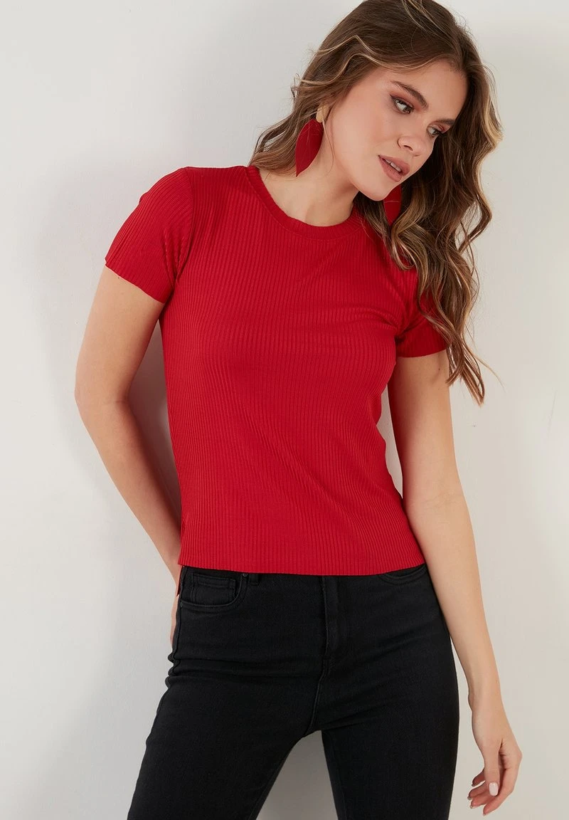 LELA Camiseta Estampada - Red , Mujer 5 LELA Camiseta Estampada - Red , Mujer - Imagen 5