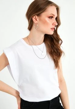 LELA Camiseta Básica - White , Mujer -LELA Tienda 81b4b58dc783417784d8c50dafe2f2c8