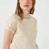 LELA Camiseta Estampada - Stone Colored , Mujer