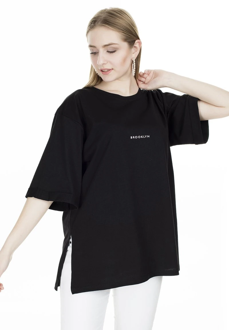 LELA Camiseta Estampada - Black , Mujer 4 LELA Camiseta Estampada - Black , Mujer - Imagen 4