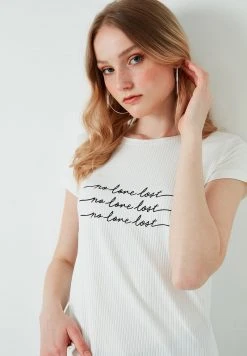 LELA Camiseta Estampada - White , Mujer -LELA Tienda 880e9092d85f4d3a87197e1eeccd9a2f