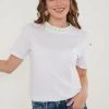 LELA CREW NECK - Camiseta Estampada - White Neon Green , Mujer
