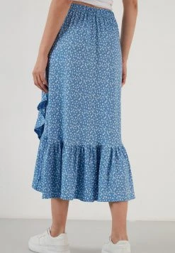 LELA REGULAR FIT - Falda Acampanada - Baby Blue, Mujer -LELA Tienda 8ab4c23bd3b843748876edf651035cad