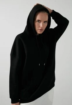 LELA Jersey Con Capucha - Black, Mujer -LELA Tienda 916c57cf613f478d897c43a18a40ce46