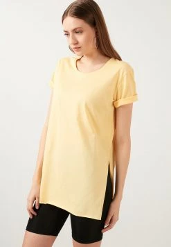 LELA Camiseta Básica - Yellow, Mujer -LELA Tienda 91a72d51e23d427fbcfc31b5dfd1d21a