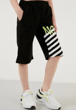 LELA REGULAR FIT T-SHIRT AND SHORTS - Shorts - Red , Niños -LELA Tienda 941b153cd4a04b9c979290f42b46e8ec