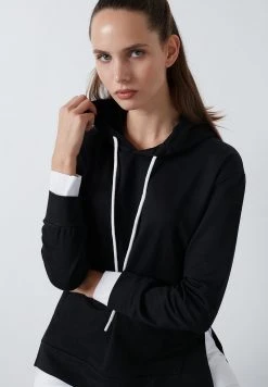 LELA Jersey Con Capucha - Black , Mujer -LELA Tienda 94c25c6fe2324597bc5401f89e1aa12d