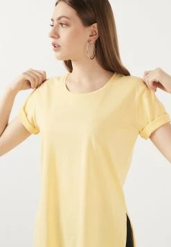 LELA Camiseta Básica - Yellow, Mujer -LELA Tienda 96b7d9ae9bce47d0875c13e4eedbd8ca