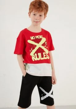 LELA REGULAR FIT T-SHIRT AND SHORTS - Shorts - Red, Niños