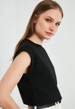 LELA Camiseta Básica - Black, Mujer -LELA Tienda 9a8b5c1b37014d10824b48aa0e278d11